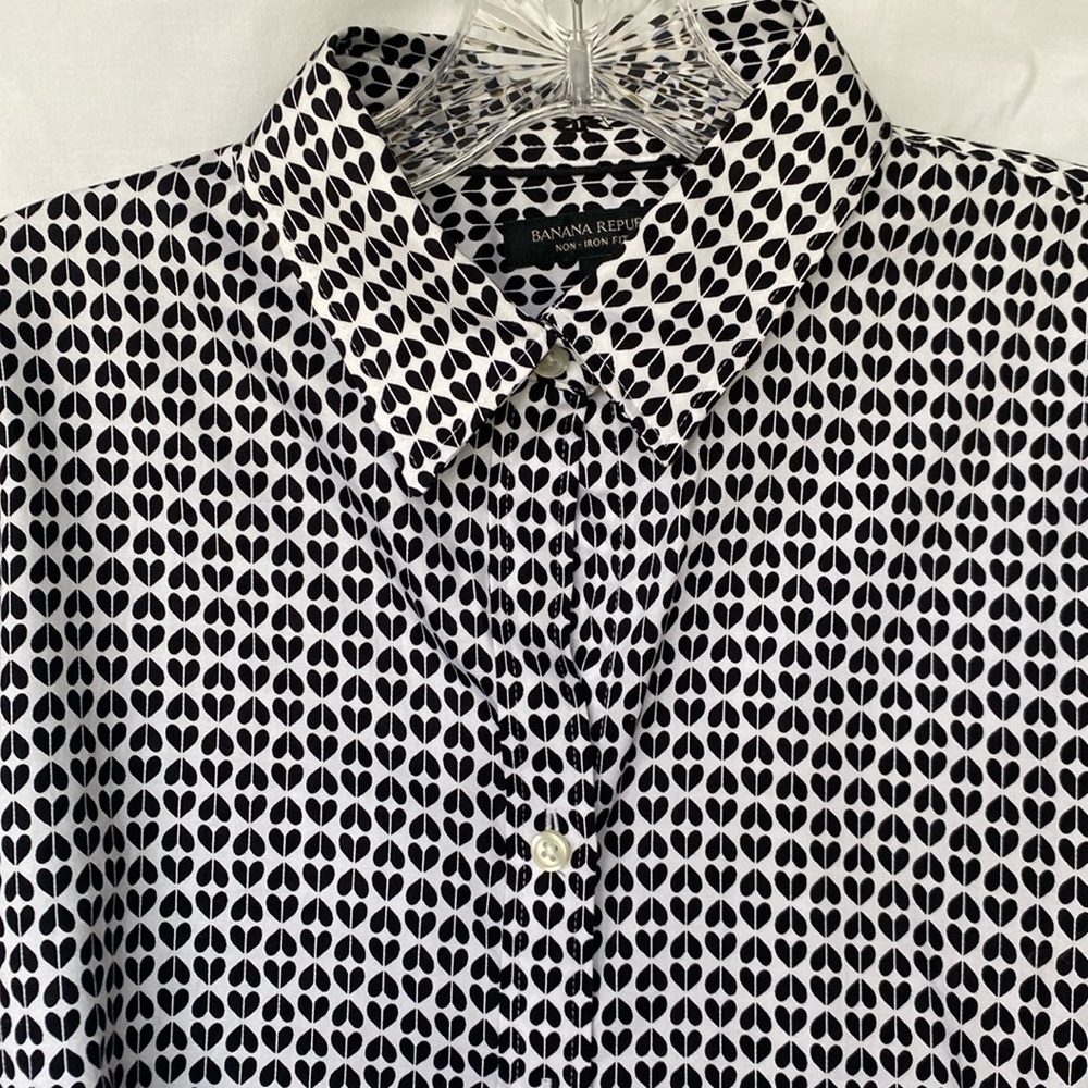Banana Republic Women’s Non-iron Fitted Long Sleeve Dress Shirt - Size 12
